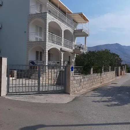 Apartment Bisevo