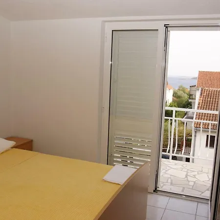 Apartment Bisevo *